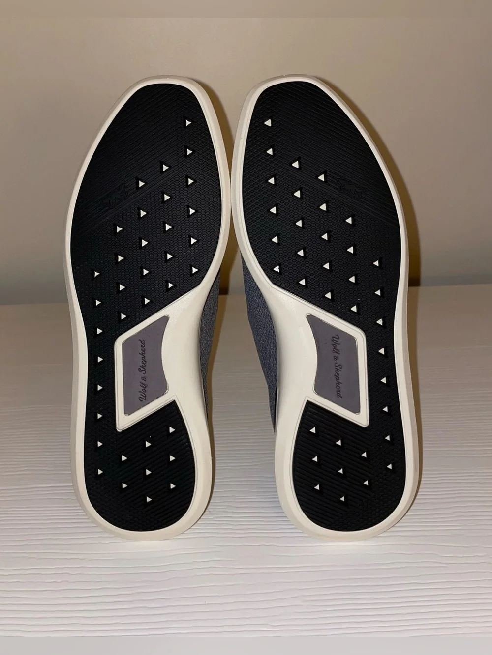Wolf & Shepherd SwiftKnit Loafer in Gray White Unisex Mens 7 Womens 9 New No Box